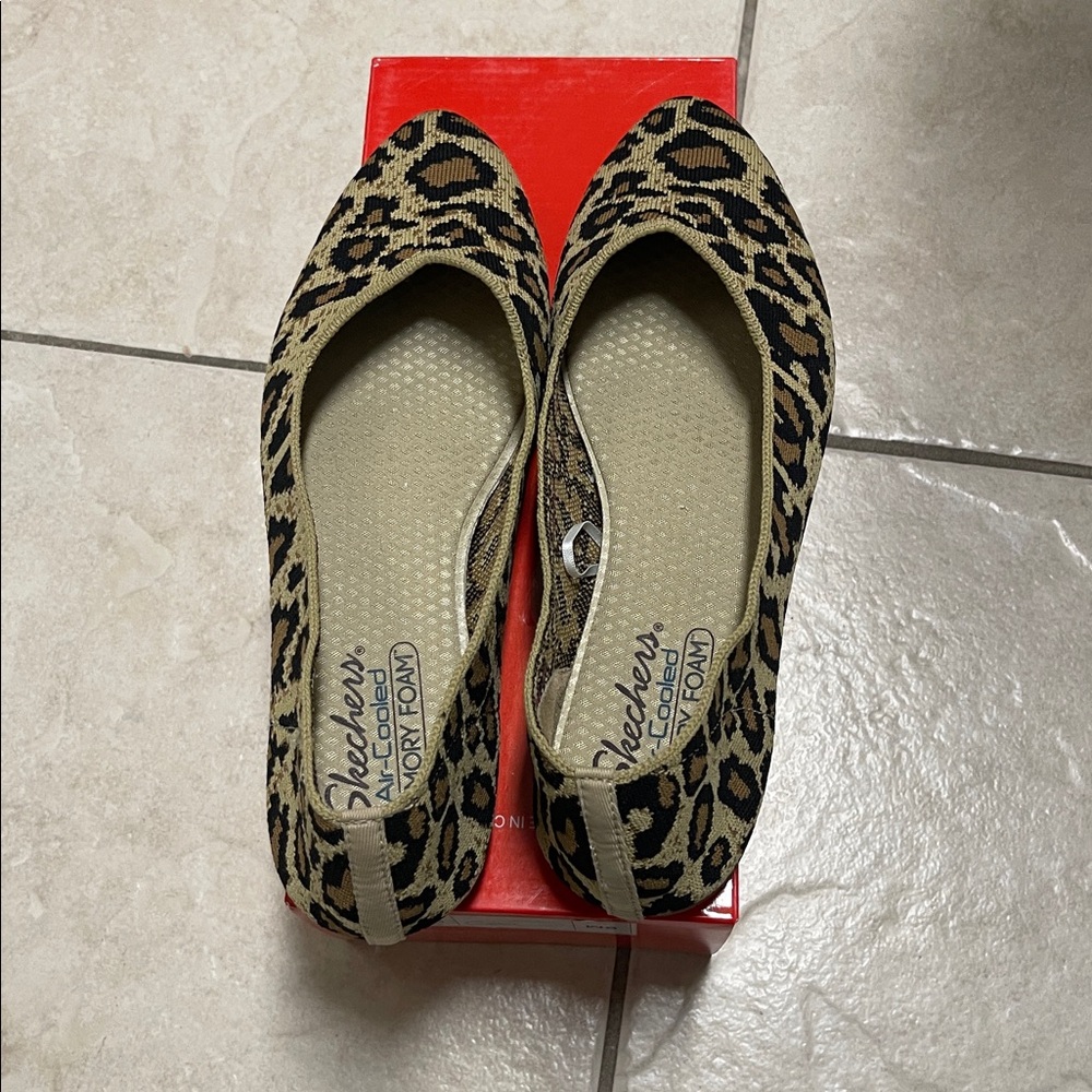 Skechers Women's Animal Print Flats - Picture 3 of 6